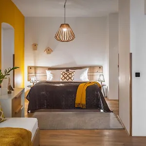 4 Trees By Adrez Apartman Prága
